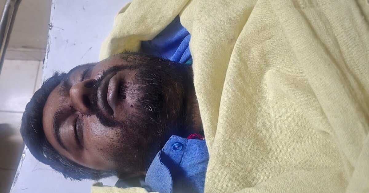 चाईबासा: तांतनगर मार्ग पर बाइक हादसा, पेड़ से टकराकर युवक की मौत