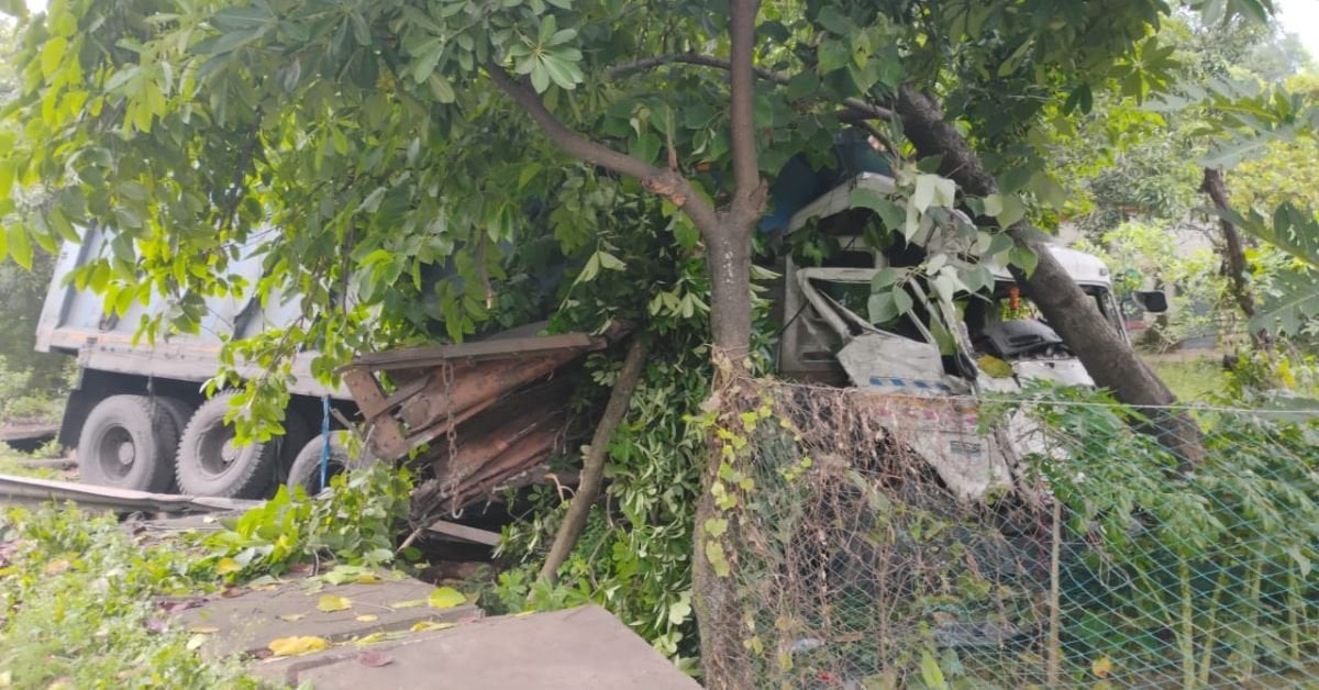 Ramgarh Road Accident : रामगढ़-भुरकुंडा रोड पर भीषण सड़क दुर्घटना, आमने-सामने भिड़े कोयला लदे डंपर, दोनों चालकों की हालत नाजुक