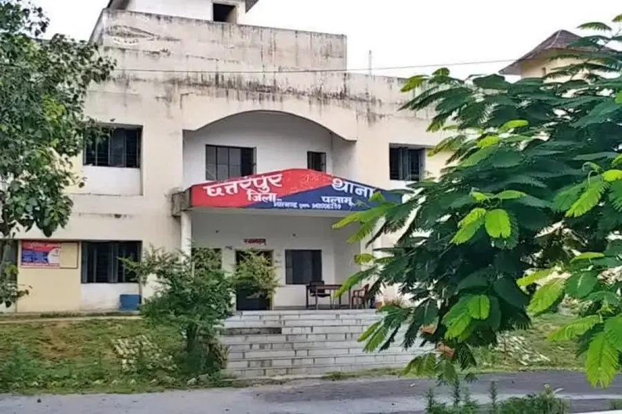 पलामू: खेत की मेड़ पर मिला नवजात—पूजा-पाठ की सामग्री भी मौजूद है, जानें पूरी कहानी