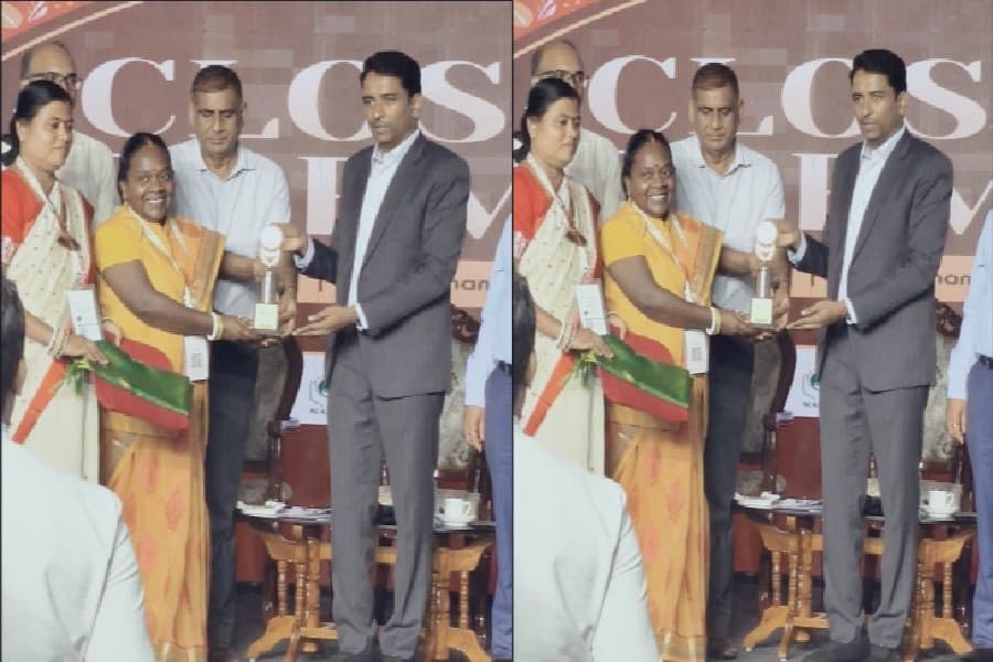 विजयवाड़ा: सरस मेले में खूंटी की दीदियों ने जीता सर्वश्रेष्ठ हस्तनिर्मित उत्पाद पुरस्कार — जानें कैसे