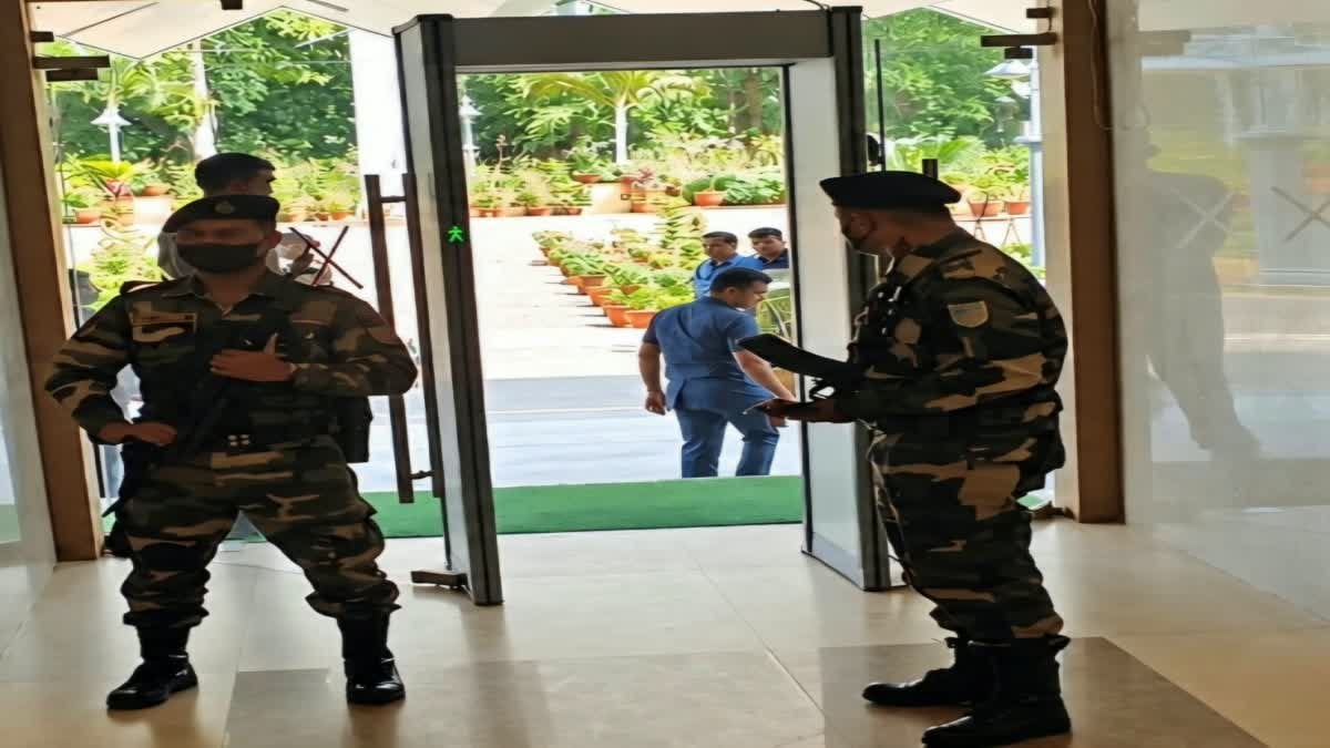 जेटेट परीक्षा को लेकर पुलिस अलर्ट, पांच जिलों में 112 हैंड हेल्ड मेटल डिटेक्टर तैनात