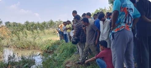 तिग्गा नदी पुल के नीचे बोरे में बंद मिला युवती का शव