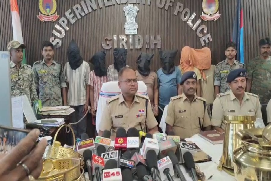 गिरिडीह में चोरी करने वाले गिरोह का भंडाफोड़, 7 आरोपी गिरफ्तार; 13 मामलों का खुलासा