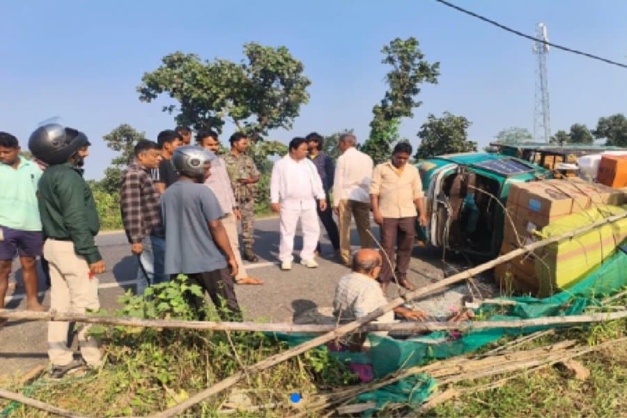 खूंटी: विधायक रामसूर्या मुंडा ने दुर्घटना में घायल को अस्पताल पहुंचाया—जानें पूरी कहानी