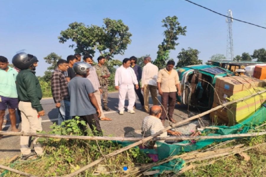 खूंटी विधायक रामसूर्या मुंडा ने दुर्घटना में घायल व्यक्ति को पहुंचाया अस्पताल