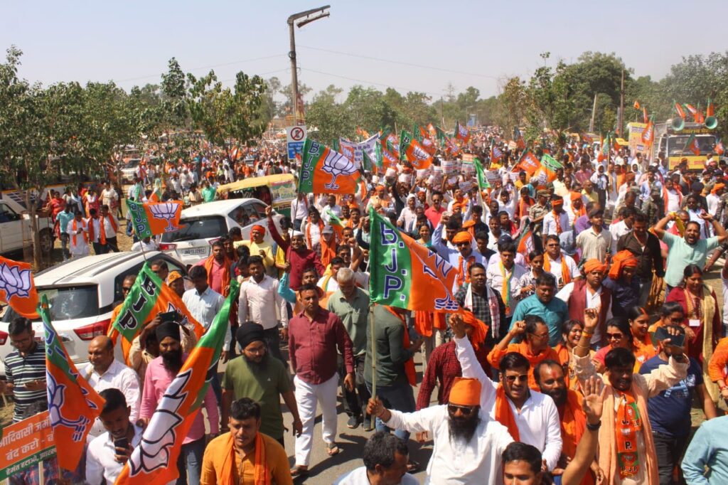 तीन पूर्व सीएम, 40 BJP नेता समेत हजारों अज्ञात पर धुर्वा थाने में FIR दर्ज 6 WhatsApp Image 2023 04 11 at 14.53.02