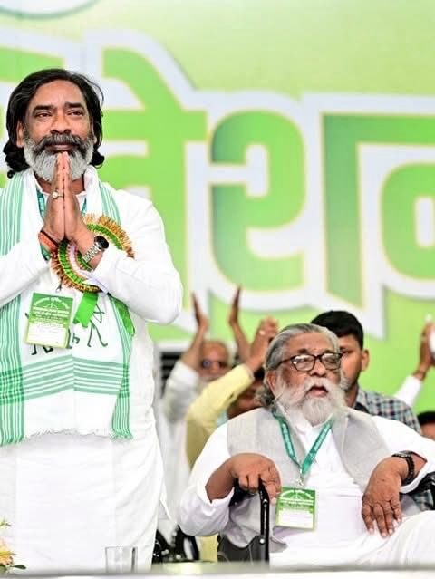 तस्वीरों में देखिए हेमन्त की ताजपोशी 7 झामुमो का केंद्रीय महाधिवेशन,झामुमो का 13वां केंद्रीय महाधिवेशन,हेमंत सोरेन अध्यक्ष,bihar news,bihar jharkhand news,jharkhand news,bihar newslive,hindi news,breaking news,shibu soren,hemant soren,jmm,jharkhand politics,jharkhand latest news,hemant soren news,hemant soren jmm president news,jmm news,jmm latest news,jmm president,jmm president kaun,jmm news today,shibu soren news,shibu soren latest news,jmm party news