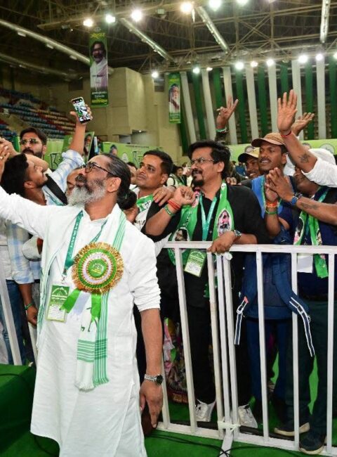 तस्वीरों में देखिए हेमन्त की ताजपोशी 8 झामुमो का केंद्रीय महाधिवेशन,झामुमो का 13वां केंद्रीय महाधिवेशन,हेमंत सोरेन अध्यक्ष,bihar news,bihar jharkhand news,jharkhand news,bihar newslive,hindi news,breaking news,shibu soren,hemant soren,jmm,jharkhand politics,jharkhand latest news,hemant soren news,hemant soren jmm president news,jmm news,jmm latest news,jmm president,jmm president kaun,jmm news today,shibu soren news,shibu soren latest news,jmm party news