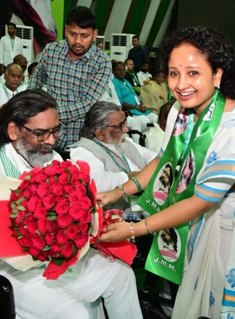 तस्वीरों में देखिए हेमन्त की ताजपोशी 11 झामुमो का केंद्रीय महाधिवेशन,झामुमो का 13वां केंद्रीय महाधिवेशन,हेमंत सोरेन अध्यक्ष,bihar news,bihar jharkhand news,jharkhand news,bihar newslive,hindi news,breaking news,shibu soren,hemant soren,jmm,jharkhand politics,jharkhand latest news,hemant soren news,hemant soren jmm president news,jmm news,jmm latest news,jmm president,jmm president kaun,jmm news today,shibu soren news,shibu soren latest news,jmm party news