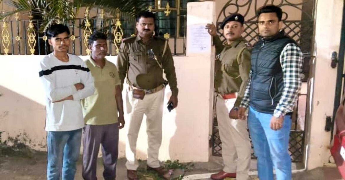 Jamshedpur News : 28 लाख की ठगी के केस में फरार आरोपी के मकान पर चस्पा किया गया इश्तिहार, अब होगी कुर्की