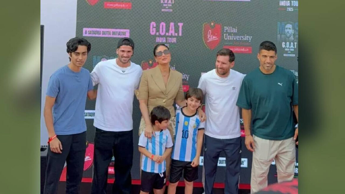 करीना कपूर ने अपने बेटे तैमूर और जेह संग लियोनल मेसी से वानखेड़े स्टेडियम में की मुलाकात, देखें तस्वीरें | Kareena Kapoor Khan met Lionel Messi at the Wankhede Stadium with sons Taimur and Jeh