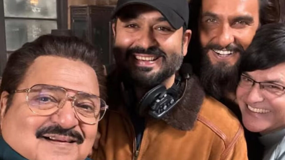 'धुरंधर' की सक्सेस पर खुशी से गदगद हुए एक्टर राकेश बेदी, सोशल मीडिया पर शेयर की अपनी पुरानी भविष्यवाणी | Actor Rakesh Bedi overjoyed at the success of Dhurandhar shared his old prediction on social media