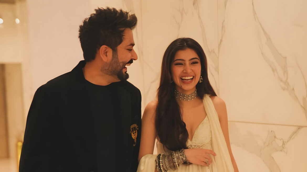 सारा अर्जुन ने डायरेक्टर आदित्य धर के लिए लिखा इमोशनल नोट, कहा- 'आप असली धुरंधर हो...' | Dhurandhar actress Sara Arjun shares emotional note for director Aditya Dhar