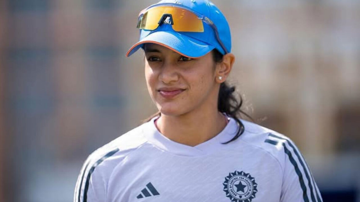 IND W vs SL W, 4th T20I: स्मृति मंधाना के बल्ले से निकला एक और वर्ल्ड रिकॉर्ड, मिताली राज के ऐतिहासिक रिकॉर्ड को किया ध्वस्त | Smriti Mandhana completed 10,000 runs in international cricket