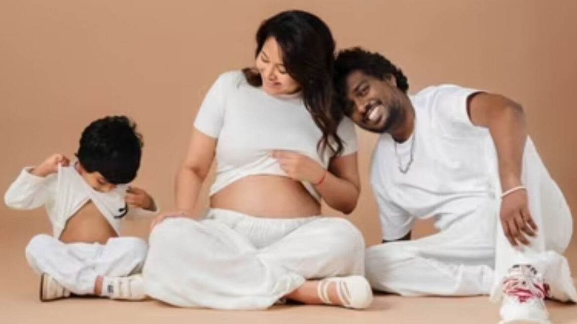 'जवान' फेम डायरेक्टर एटली के घर में छाया खुशियों का माहौल, दूसरी बार बनेंगे पिता, पत्नी संग शेयर की पोस्ट | Jawaan fame director Atlee is celebrating his second child as he shares post with his wife