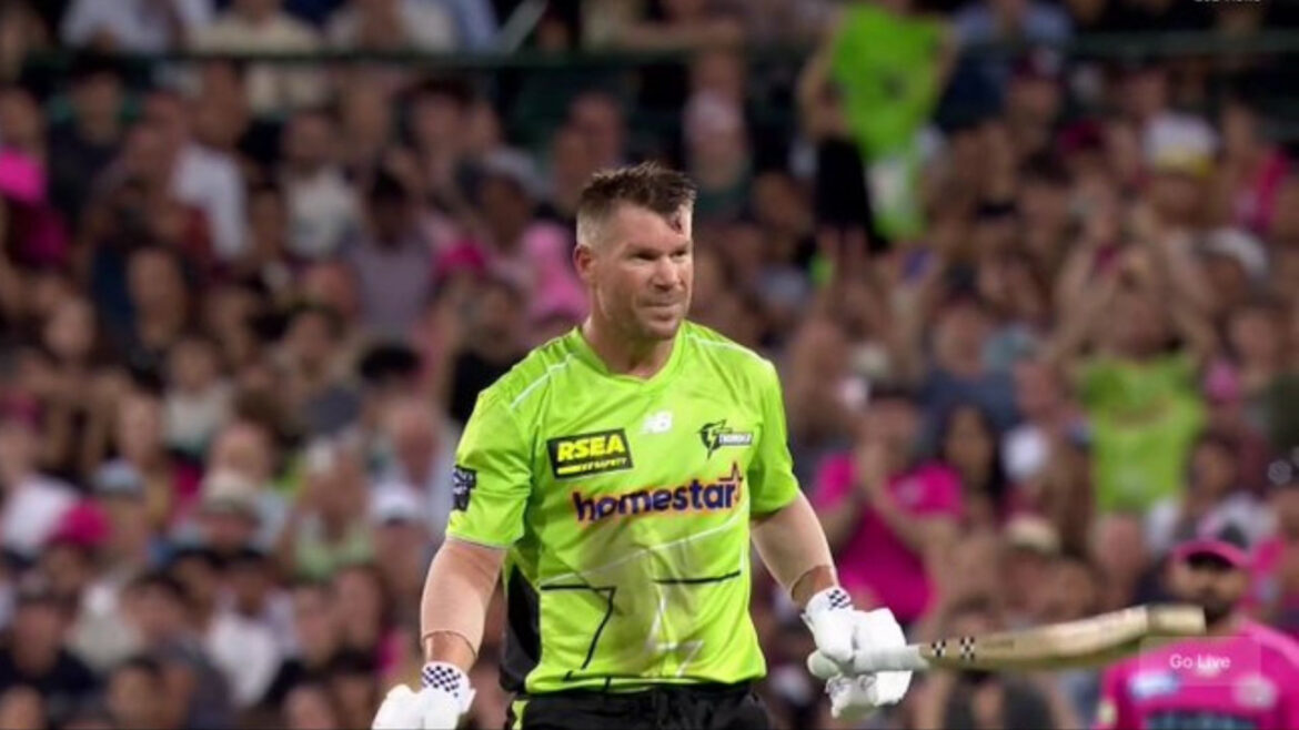 39 साल के डेविड वार्नर का बड़ा धमाका, तूफानी सेंचुरी ठोककर तोड़ा किंग कोहली का ये बड़ा रिकॉर्ड | David Warner score a century in Big Bash League break Virat Kohli record