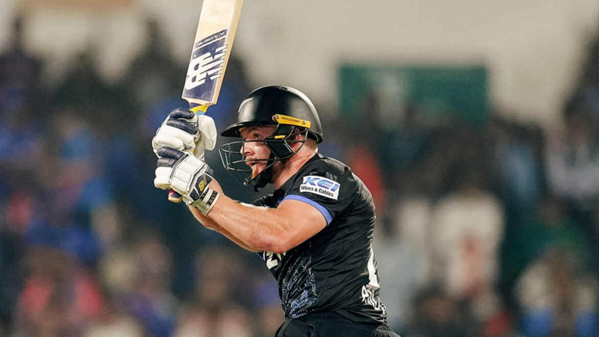 पहले 105 मीटर और फिर 107 मीटर लंबा छक्का मारकर ग्लेन फिलिप्स ने गेंद को बनाया तारा, बेबस नजर आए भारतीय गेंदबाज | Glenn Phillips played Fantastic innings, hitting sixes measuring 105 and 107 meters