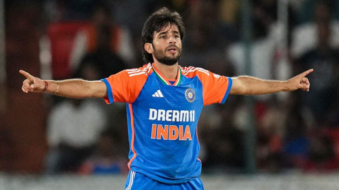 IND vs NZ: इस खिलाड़ी ने 357 दिनों बाद इंटरनेशनल क्रिकेट में की वापसी, 'सूर्या एंड कंपनी' को मिली मजबूती | Two changes in Team India for the third T20, Ravi Bishnoi comeback after one year