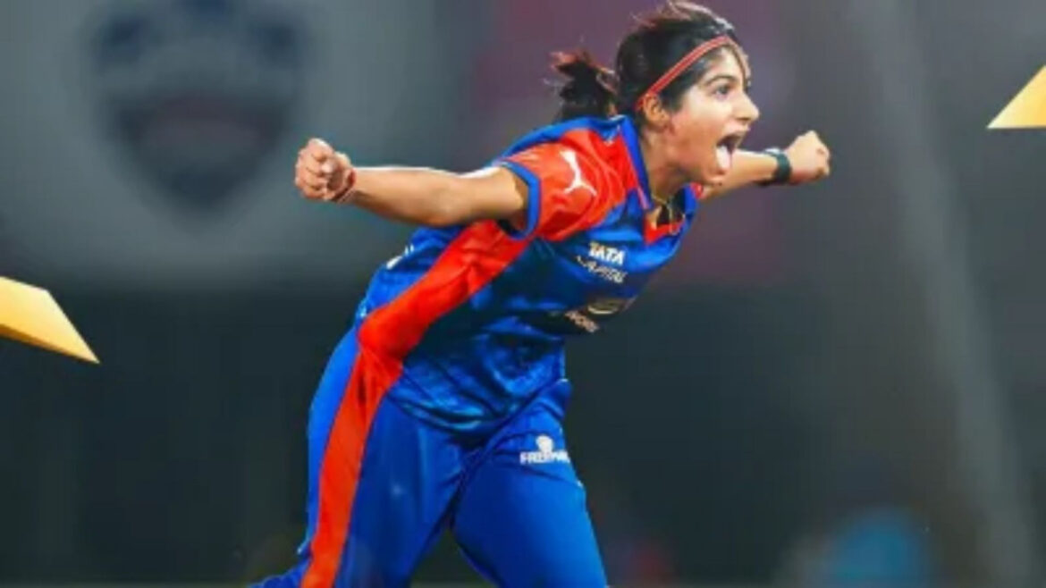 एक ओवर, दो रन और चार विकेट... इस भारतीय खिलाड़ी ने मचाया तहलका | Nandini Sharma took a hat-trick in WPL 2026