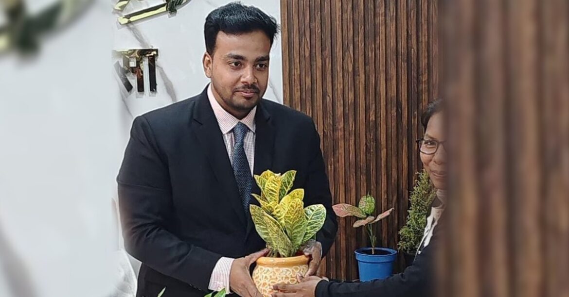 Chaibasa News : चाईबासा नगर परिषद को मिला नया प्रशासक : IAS सिद्धांत कुमार ने बताई अपनी प्राथमिकताएं