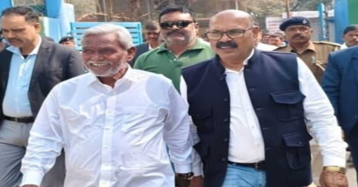 Chaibasa News : बंद के दौरान विस्फोटक सामग्री का प्रयोग करने पर पूर्व CM चंपई सोरेन सहित तीन आरोपियों के खिलाफ अदालत में आरोप तय, अब चलेगा ट्रायल