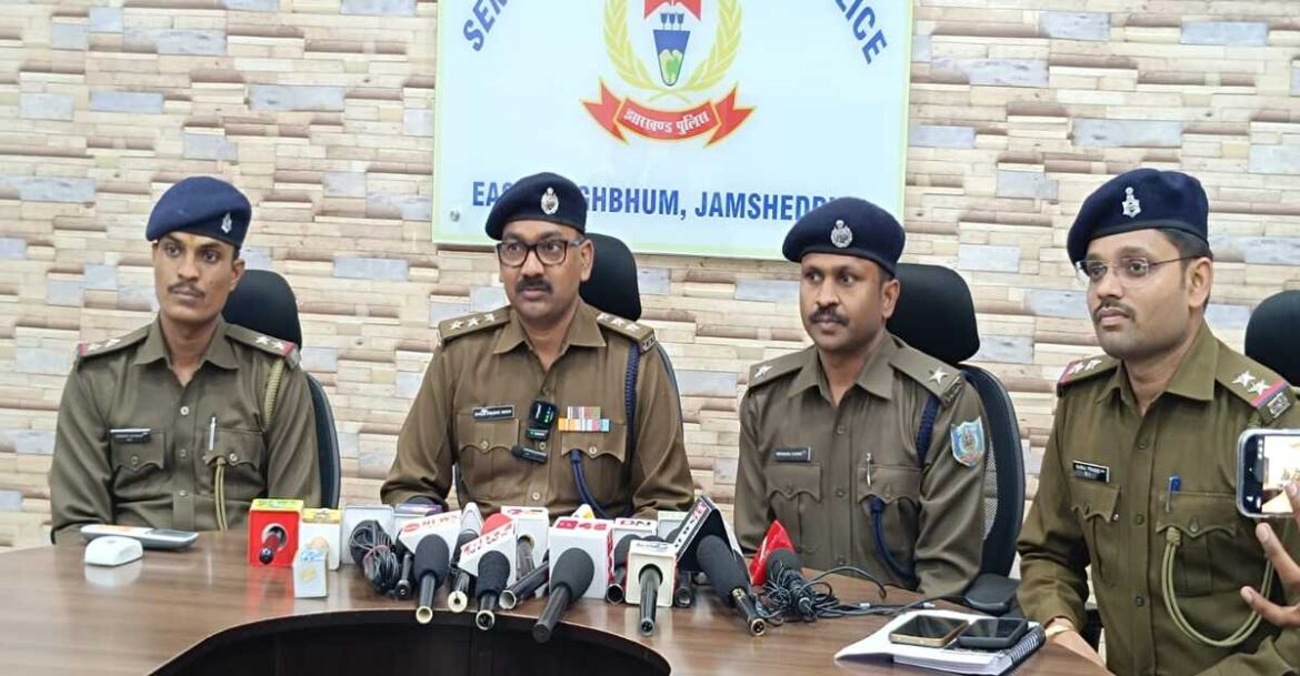 Jamshedpur Crime : सीतारामडेरा में दो दुकानों में चोरी की घटना का पुलिस ने किया खुलासा, 5 आरोपी गिरफ्तार