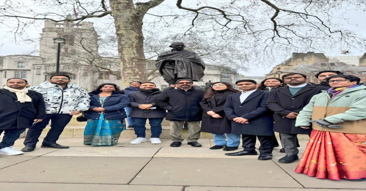 JHARKHAND NEWS: मुख्यमंत्री ने लंदन स्थित पार्लियामेंट स्क्वायर में राष्ट्रपिता महात्मा गांधी को किया नमन