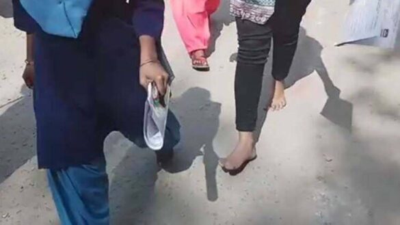 बिहार में आज से शुरू हुई मैट्रिक की परीक्षा, जूता-मोजा पहनने पर मनाही