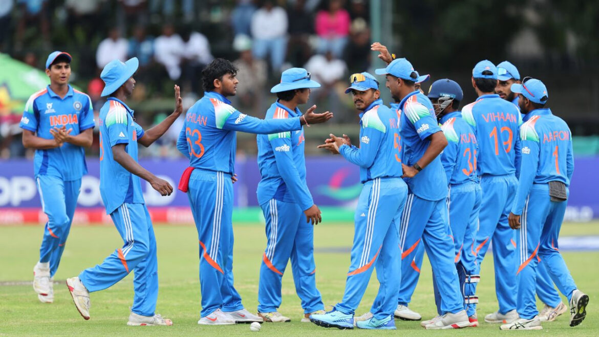IND vs ENG U19 World Cup Final: टीम इंडिया छठी बार बनी अंडर 19 वर्ल्ड कप चैंपियन, इंग्लैंड से तसल्ली से वसूला 'लगान'