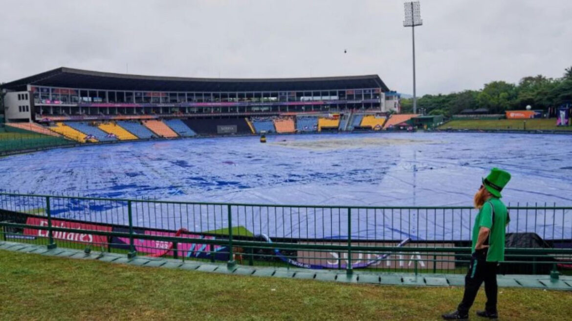 T20 World Cup 2026: कंगारूओं के जख्मों पर बारिश का 'नमक', जिम्बाब्वे-आयरलैंड मैच रद्द; टूर्नामेंट से बाहर हुई ऑस्ट्रेलिया | Zimbabwe and Ireland match cancelled Australia team is out of T20 World Cup