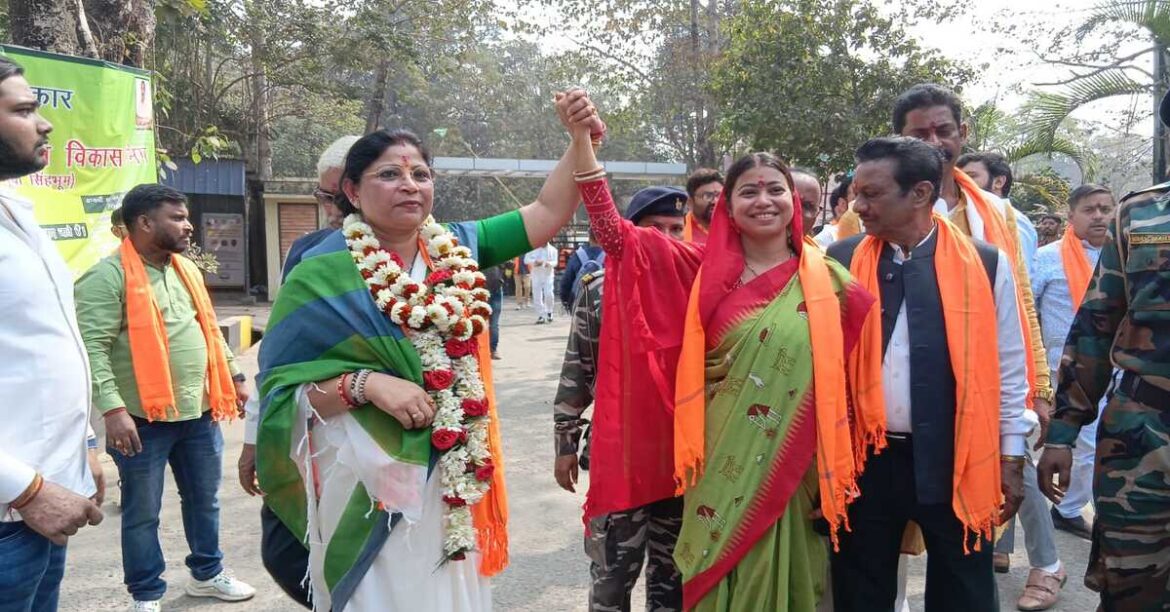 Jamshedpur Nagar Nikay Election : मानगो में मेयर के लिए 16 उम्मीदवार मैदान में, नामांकन पत्रों की जांच कल