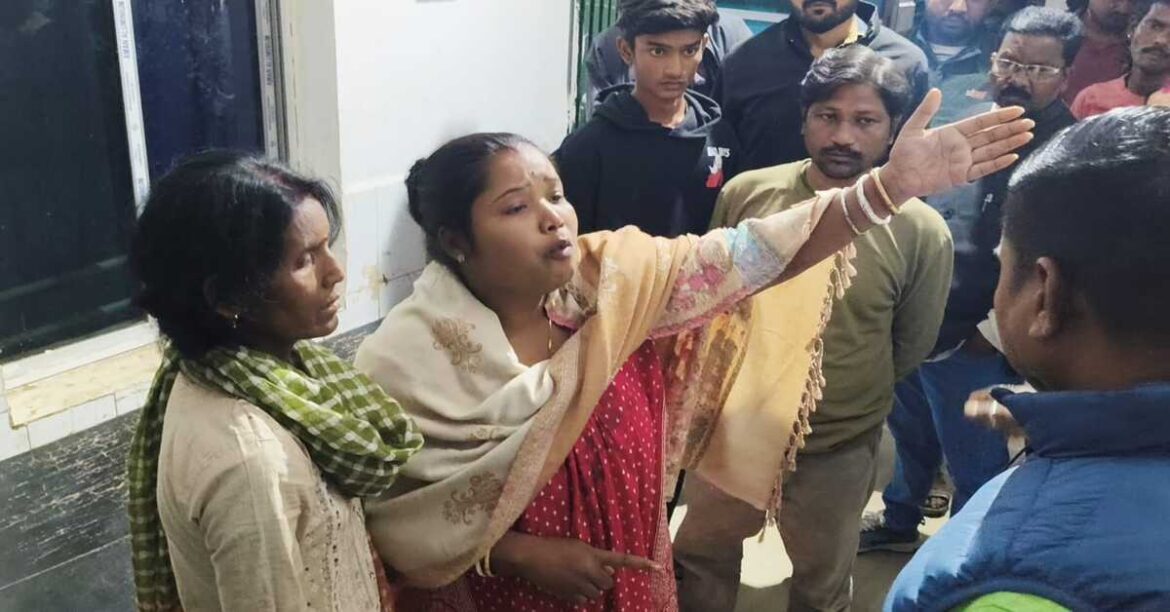 West Singhbhum Murder: चक्रधरपुर में सरेशाम युवक की भुजाली से गला काटकर हत्या, पैसों के लेनदेन से जुड़ा है मामला