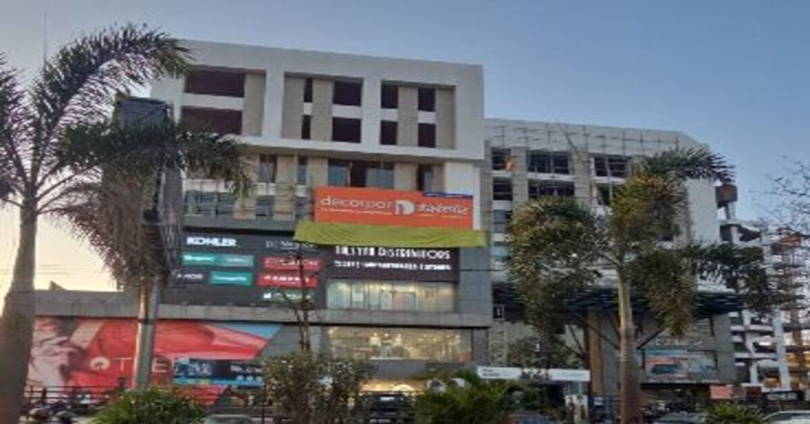 RANCHI NEWS: नगर निगम की टीम ने दो भवनों का किया निरीक्षण, मिली ये गड़बड़ी