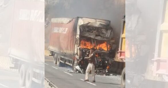 Ramgarh Accident : रामगढ़ में डंपर से टकराने के बाद ट्रक में लगी आग, जिंदा जल गया ड्राइवर