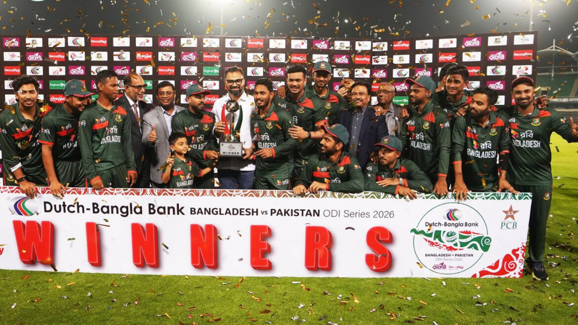 बांग्लादेश क्रिकेट पर लटक रही बैन की तलवार! बीसीबी की सरकार को दो टूक- 'हस्तक्षेप रुका नहीं, तो ICC करेगा सस्पेंड' | Bangladesh Cricket Dispute and BCB Election Controversy ICC warning