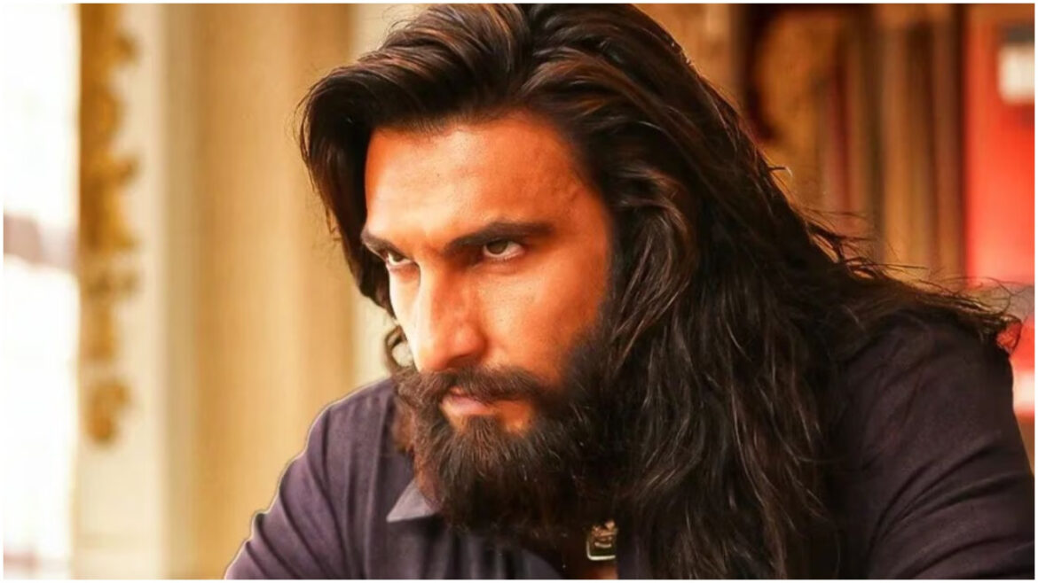 Dhurandhar 2 Collection: धुरंधर 2 ने बॉक्स ऑफिस पर मचाया तूफान, रिलीज से पहले ही कमाए करोड़ों; पहले ही दिन कर डाली ताबड़तोड़ कमाई | Dhurandhar 2 Box Office Collection Day 1 Preview Earnings Ranveer Singh Film Breaks Records