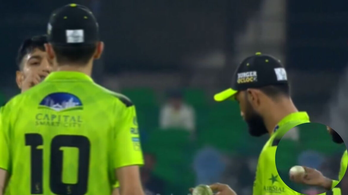 कप्तान के सामने फखर जमान ने गेंद से की छोड़छाड़! PSL में खड़ा हुआ बड़ा विवाद, शाहीन अफ्रीदी ने तोड़ी चुप्पी | Fakhar Zaman doing ball tempering in PSL game shaheen afridi breaks silence