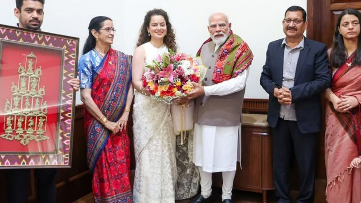 कंगना रनौत ने जन्मदिन पर की पीएम मोदी से मुलाकात, सामने आई तस्वीरों को देख फैंस ने की तारीफ | Kangana Ranaut met PM Modi on his birthday fans praised her after seeing the pictures