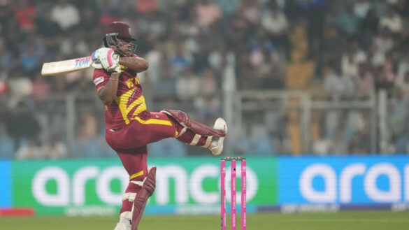 महज कुछ ही घंटों में टूटा पाकिस्तानी खिलाड़ी का विश्व रिकॉर्ड, दुनिया के नए सिक्सर किंग बने शिमरन हेटमायर | Shimron Hetmyer became the batsman most sixes in a single edition of T20 World Cup