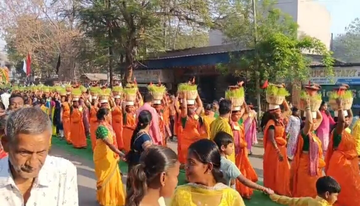 Jamshedpur Ramnavami : जमशेदपुर में नवरात्रि पर जवारा पूजा विसर्जन, श्रद्धा और उल्लास के साथ मनाया जा रहा पर्व