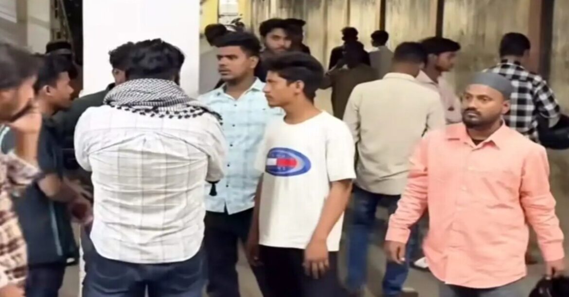 Jamshedpur News : तेज रफ्तार ट्रक से टेंपो की भिड़ंत, 24 वर्षीय युवक की मौत, दो गंभीर