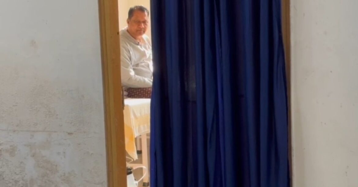 Dhanbad ACB action : धनबाद एसीबी ने आय से अधिक संपत्ति मामले में रिटायर्ड जमादार को किया गिरफ्तार