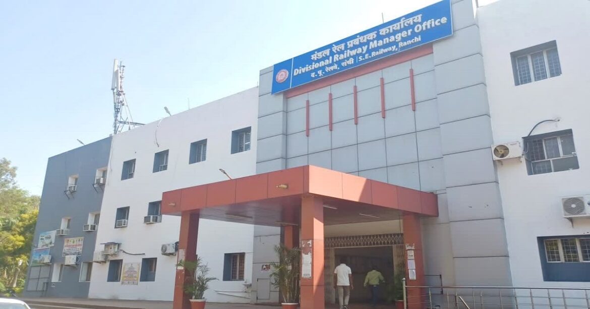 Indian Railway: शुचि सिंह की जगह श्रेया सिंह बनीं सीनियर डीसीएम, रिश्वत प्रकरण के बाद फेरबदल चर्चा में