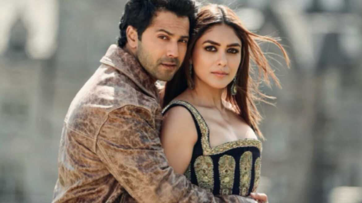 पूजा हेगड़े के बाद अब मृणाल ठाकुर के साथ रोमांटिक हुए वरुण धवन, सामने आया 'है जवानी तो इश्क होना है' का लेटेस्ट लुक | After Pooja Hegde Varun Dhawan now romances Mrunal Thakur latest look from Hai Jawani Toh Ishq Hona Hai out