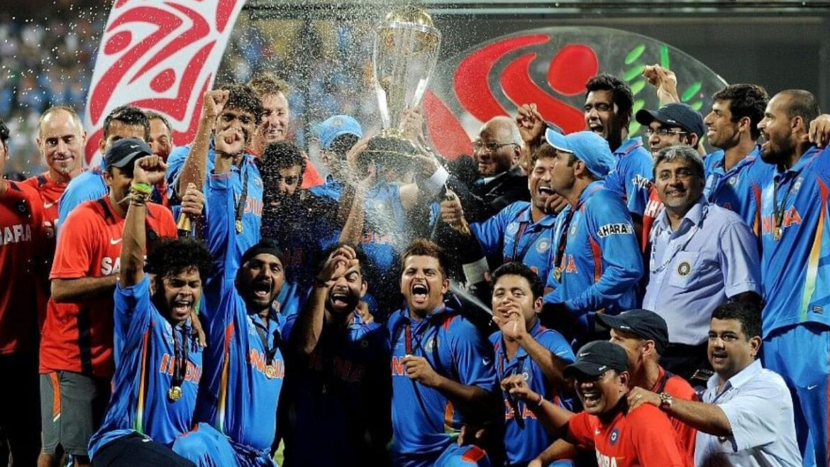 इतिहास के पन्ने में छपी 2 अप्रैल की तारीख! 28 सालों बाद धोनी ने खत्म किया था ODI विश्व कप का सूखा | on this day 2nd April after 28 years India won second ODI World Cup under captaincy of MS Dhoni