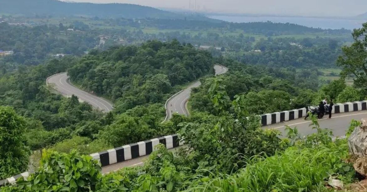 Ghaghra Netarhat Road Project : घाघरा-नेतरहाट सड़क बनेगी 4 लेन टूरिस्ट कॉरिडोर, पहाड़ी हिस्सों में टनल बनाने पर भी विचार