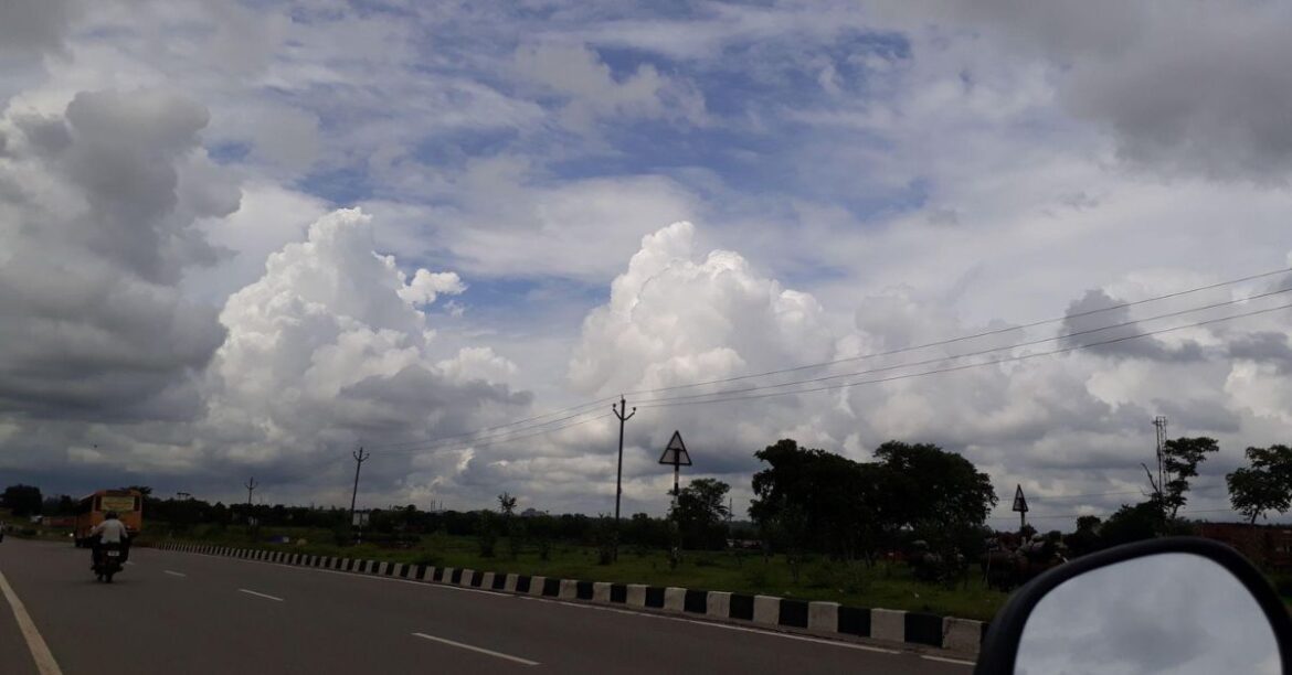 Jharkhand Weather Update : झारखंड में आज भीषण गर्मी के बीच तेज हवा और वज्रपात, कल के लिए बारिश का येलो अलर्ट