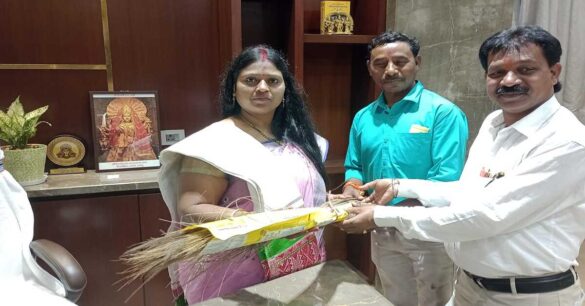 RANCHI MAYOR NEWS: मेयर की अनोखी पहल, फूल की बजाय झाड़ू लेकर आने की कर दी अपील